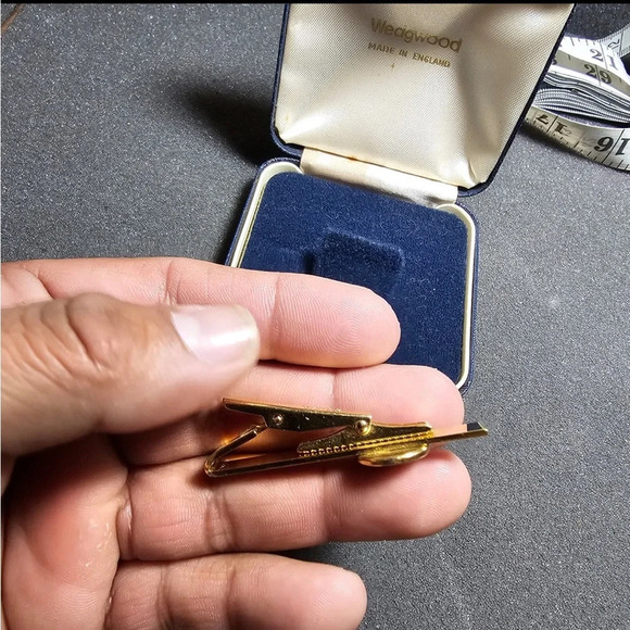 Wedgwood Made in England Sailing Ship Cameo Gold Plated Tie Bar in Orig Box - Picture 6 of 8